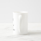 平静を-真剣に保って下さいか。 -この家で…か。 ボーンチャイナマグカップ (裏面)