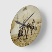 平頭のインディアンのヴィンテージのネイティブアメリカンの戦士 ラウンド壁時計 (傾斜)