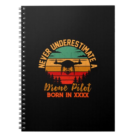 年の追加、変更文字、ドローンを過小評価しない ノートブック (正面)