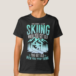 年をとってもスキーをやめない おもしろスキーヤー Tシャツ