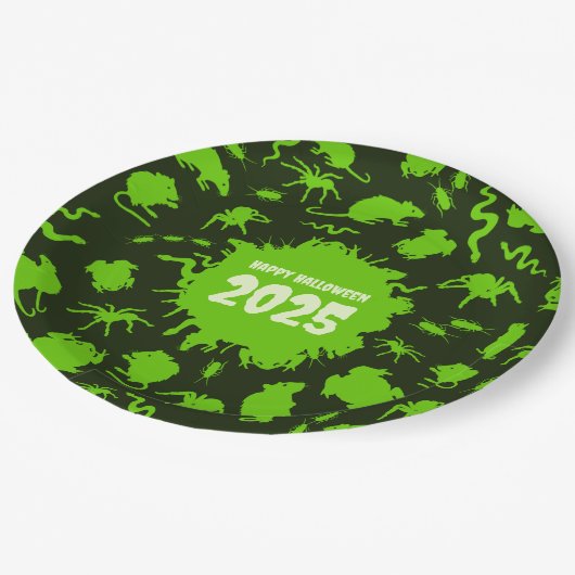 年を追加するハッピーハローウィン緑の不気味なクローリー ペーパープレート (アングル)