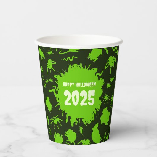年を追加するハッピーハローウィン緑の不気味なクローリー 紙コップ (裏面)
