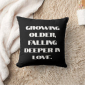 年を重ねるにつれ、恋に深く入り込む。 クッション (ブランケット)