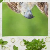 年少の赤によって後につかれるタカ キッチンタオル (折り畳み)