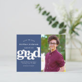 年救月卒業写真はっきりしたタイポグラフィ インビテーションポストカード (スタンド正面)