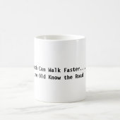 年老いたマグカップであるという知恵 コーヒーマグカップ (中央)