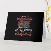 年老いた女性を決して甘く見ないロットワイラー カード (黄色い花)