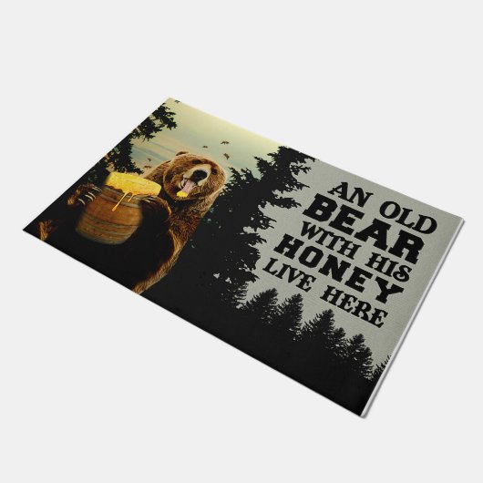 年老いた熊と彼の蜂蜜はここで愛する ドアマット (アングル)