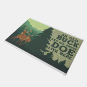 年老いた金と彼の甘い雌鹿がここに住んでいる ドアマット (アングル)