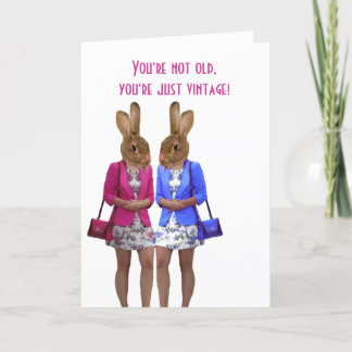 年老おもしろいいた女性の誕生日カードを取得する動物 カード