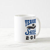 年鑑シニア2026 コーヒーマグカップ (正面右)