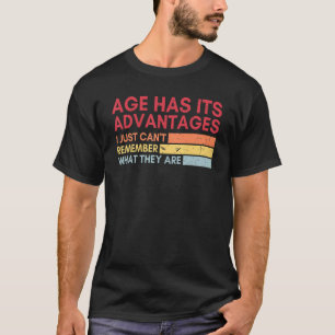 年齢が利点を持っている高齢者レトロSarcasti Tシャツ