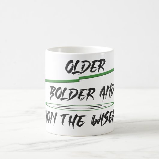 年齢のグラフィックと単語に関するジョークのメッセージ コーヒーマグカップ (中央)