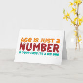 年齢はただの数の古い年齢のジョークのおもしろい誕生日 カード (黄色い花)