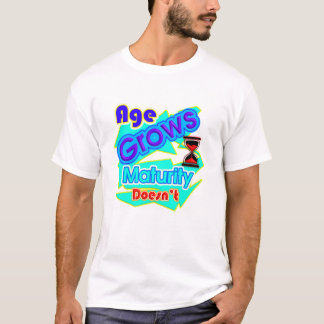 年齢は重ねても成熟しない タイポグラフィTシャツ Tシャツ