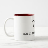 年齢は- 70精神状態です ツートーンマグカップ (左)