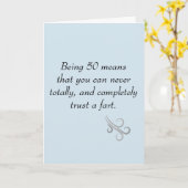 年齢カスタマイズ誕生日がユーモアを信じる カード (黄色い花)