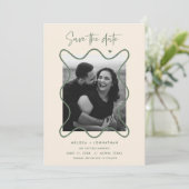 幸せなカップルがお知らせする結婚発表のSave the Date セーブザデート (スタンド正面)