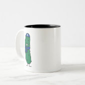 幸せなハヌカーのユダヤ人のピクルスのピクルス ツートーンマグカップ (正面左)