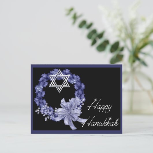 幸せなハヌカーの青いリースの休日の郵便はがき シーズンポストカード (スタンド正面)