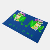 幸せなパーティーのカエル ドアマット (アングル)