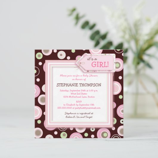 幸せなピンクは女の子のベビーシャワーの招待状に点を打ちます 招待状 (スタンド正面)
