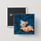 幸せなブタ 缶バッジ (正面&裏面)