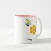 幸せなミツバチ、ピンク色の花とハニカム ツートーンマグカップ (正面右)