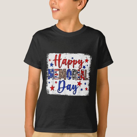 幸せなメモリアルデー愛国的アメリカ国旗4日 Tシャツ (正面)