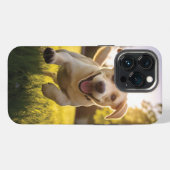 幸せなラブラドールの子犬が走る  iPhoneケース (裏面横)