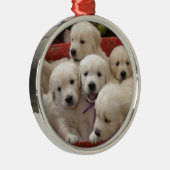 幸せな休日のゴールデン・リトリーバーの子犬 メタルオーナメント (右)