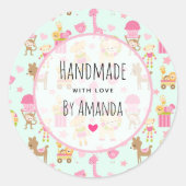 幸せな動物たちとの愛のかわいいパターンで作られる ラウンドシール (正面)