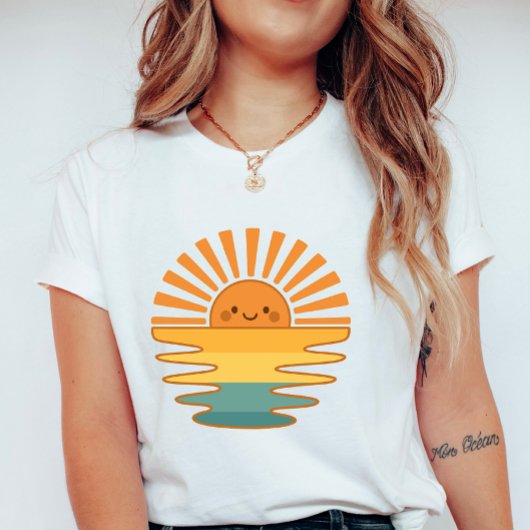 幸せな太陽の笑顔; かわいい女性の夏の太陽の輝き Tシャツ