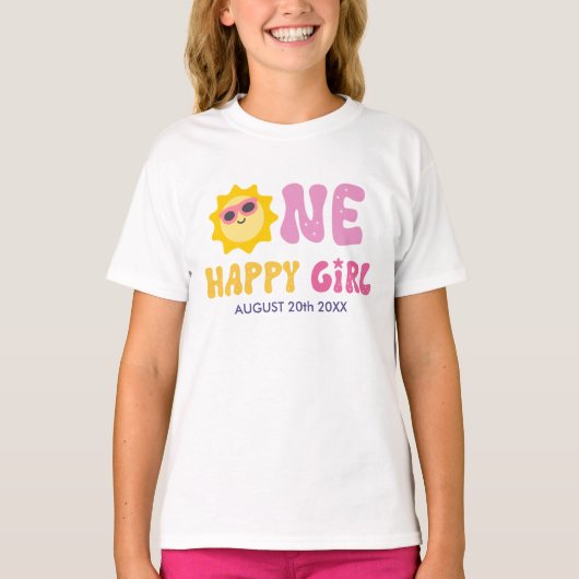 幸せな女の子 レトロな太陽 カスタムファーストバースデー Tシャツ (正面)