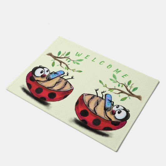 幸せな春ラディバグおもしろいのフォーマットへようこそ ドアマット (アングル)