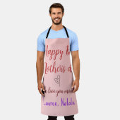 幸せな最初の母親の日を追加の名前文字mommyハート エプロン (着用した状態)