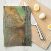 幸せな母の日-お母さんおよびベビーのリス キッチンタオル (四つ折り)