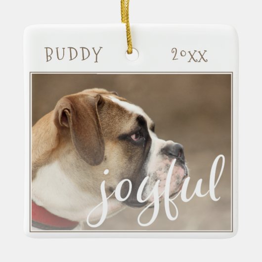 幸せな犬のクリスマスフォト セラミックオーナメント (正面)
