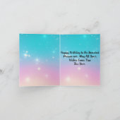 幸せな甘い誕生日のカップケーキの輝くホログラム カード (内部)