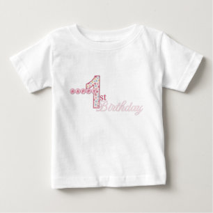 幸せな第1誕生日のピンクのTシャツ ベビーTシャツ