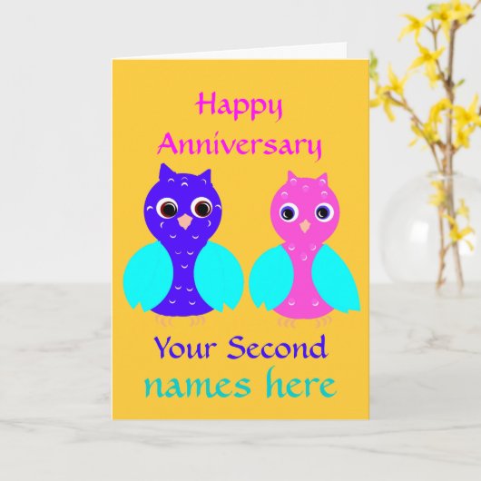 幸せな第2記念日のかわいいフクロウのカップルはカスタマイズ カード (黄色い花)