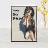幸せな第50誕生日のチワワの挨拶状 カード (黄色い花)
