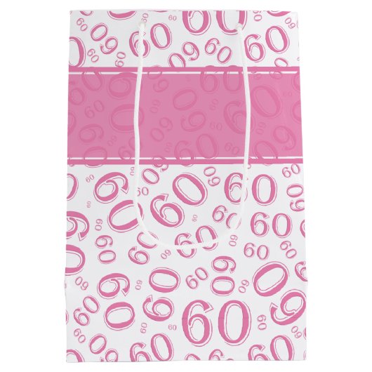 幸せな第60誕生日のピンクおよび白い数パターン ミディアムペーパーバッグ (裏面)