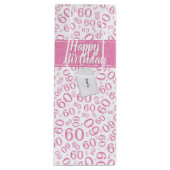 幸せな第60誕生日のピンクおよび白い数パターン ワインギフトバッグ (正面)