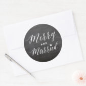 幸せな結婚 黒板スタイルのホリデーウェディング ラウンドシール (封筒)
