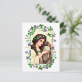 幸せな聖パトリックの日。ハープ付きアイリッシュガール ポストカード (スタンド正面)