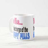 幸せな薬を飲む コーヒーマグカップ (正面左)