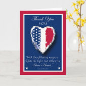 幸せな退役軍人の日ママのためのヒーローのハート カード (黄色い花)