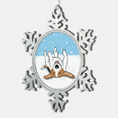 幸せな雪のビーグル犬-かわいい犬のクリスマスの休日 スノーフレークピューターオーナメント (右)