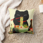 幸せな黒猫のラーメン | 日本の浮世絵 クッション (ブランケット)